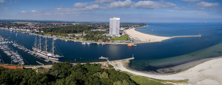 Passat und Maritim, Travemuende.jpg