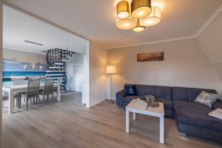 Ferienwohnung,Travemuende, Wohn- und Esszimmer.jpg