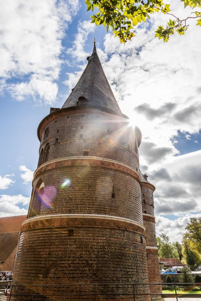 Holstentor zu Lübeck im Sonnenschein