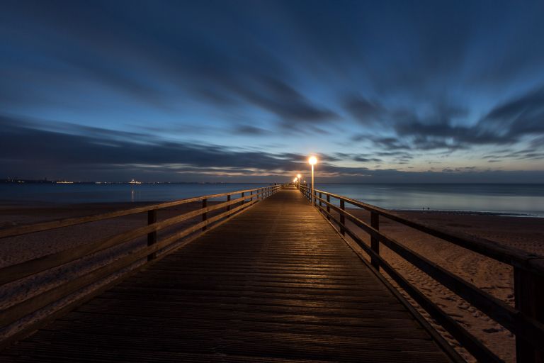 Sonnenaufgang an der Seebruecke Scharbeutz