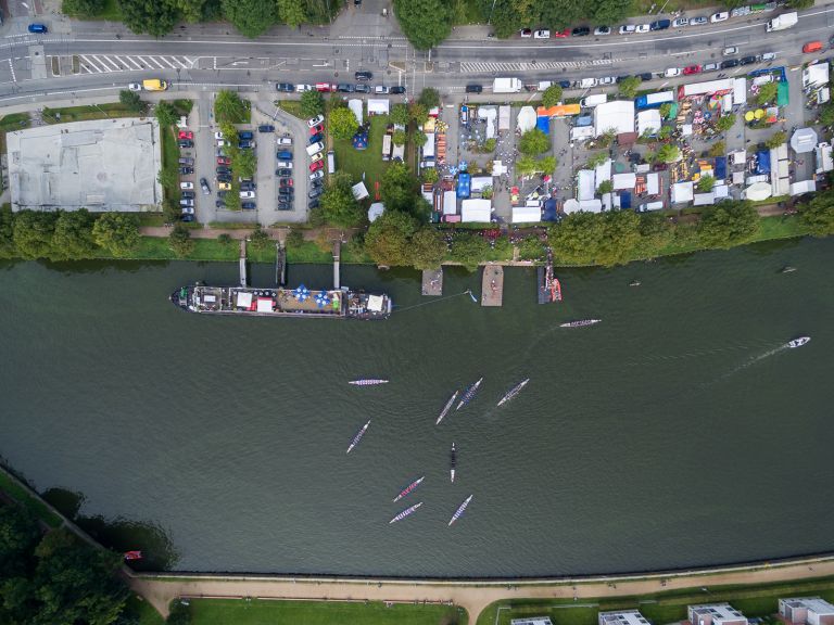 Drachenbootrennen, Luebeck.jpg
