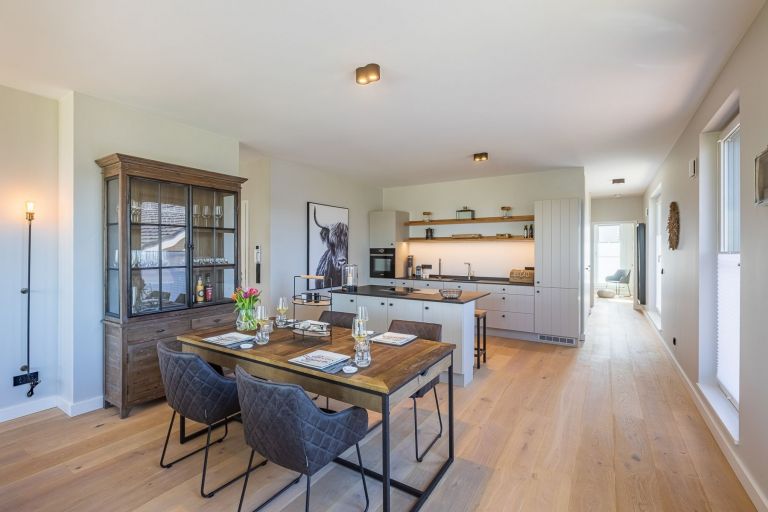 Ferienwohnung,Konsulweg, Kueche und Esszimmer.jpg