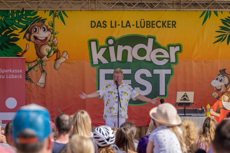 Volker Rosin, Kinderfest, Strandsalon.jpg