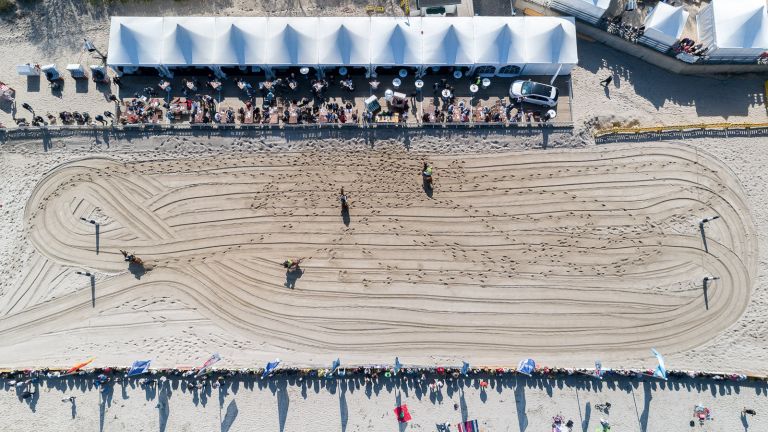 Beachpolo am Timmenorfer Strand.jpg