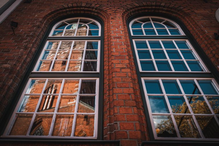 Spiegelung, St. Jakobi Kirche.jpg